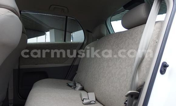 Acheter Occasion Voiture Toyota Vitz Blanc à Beitbridge, Matabeleland South Acheter Occasion Voiture Toyota Vitz Blanc à Beitbridge, Matabeleland South