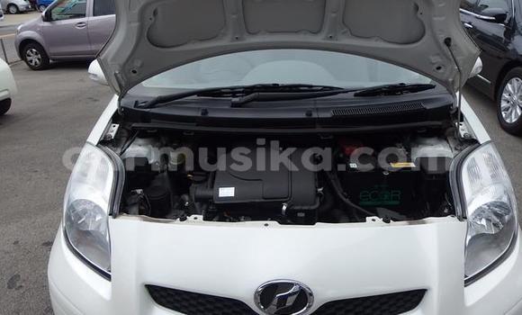 Acheter Occasion Voiture Toyota Vitz Blanc à Beitbridge, Matabeleland South Acheter Occasion Voiture Toyota Vitz Blanc à Beitbridge, Matabeleland South