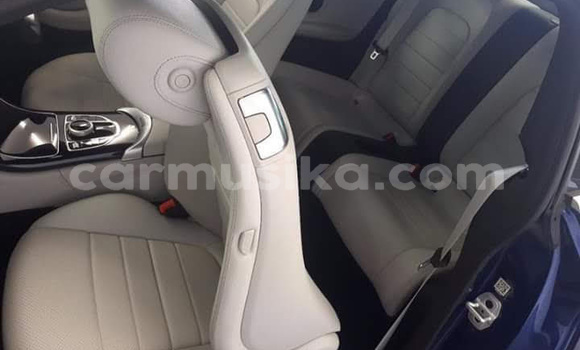 Acheter Occasion Voiture Mercedes‒Benz C–Class Bleu à Beitbridge, Matabeleland South Acheter Occasion Voiture Mercedes‒Benz C–Class Bleu à Beitbridge, Matabeleland South