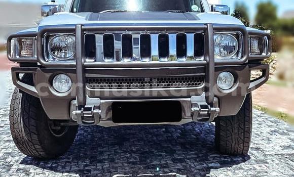 Nunua Ilio tumika Hummer H3 Fedha Gari ndani ya Beitbridge nchini Matabeleland Kusini