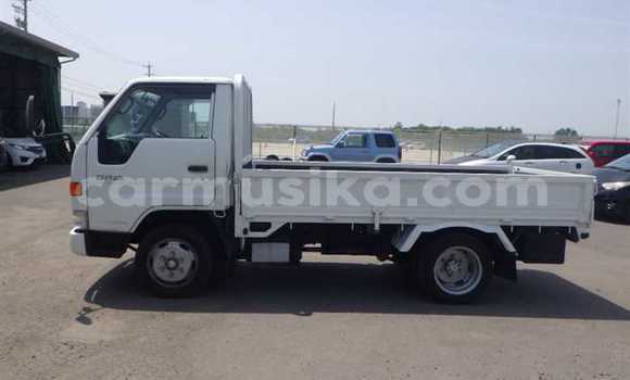 Nunua Ilio tumika Toyota Dyna Nyeupe Gari ndani ya Beitbridge nchini Matabeleland Kusini Nunua Ilio tumika Toyota Dyna Nyeupe Gari ndani ya Beitbridge nchini Matabeleland Kusini