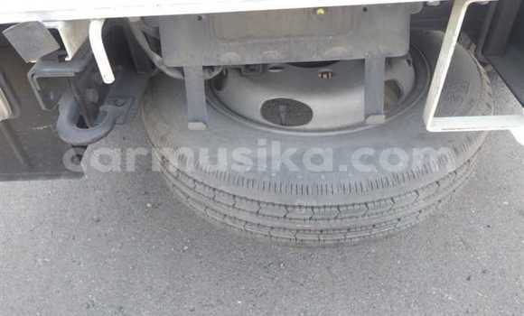 Nunua Ilio tumika Toyota Dyna Nyeupe Gari ndani ya Beitbridge nchini Matabeleland Kusini Nunua Ilio tumika Toyota Dyna Nyeupe Gari ndani ya Beitbridge nchini Matabeleland Kusini