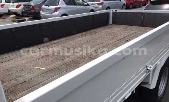 Nunua Ilio tumika Toyota Dyna Nyeupe Gari ndani ya Beitbridge nchini Matabeleland Kusini Nunua Ilio tumika Toyota Dyna Nyeupe Gari ndani ya Beitbridge nchini Matabeleland Kusini