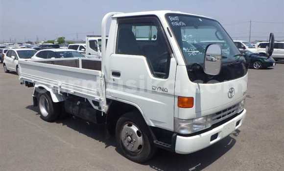 Nunua Ilio tumika Toyota Dyna Nyeupe Gari ndani ya Beitbridge nchini Matabeleland Kusini Nunua Ilio tumika Toyota Dyna Nyeupe Gari ndani ya Beitbridge nchini Matabeleland Kusini