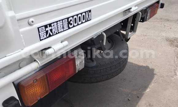 Nunua Ilio tumika Toyota Dyna Nyeupe Gari ndani ya Beitbridge nchini Matabeleland Kusini Nunua Ilio tumika Toyota Dyna Nyeupe Gari ndani ya Beitbridge nchini Matabeleland Kusini