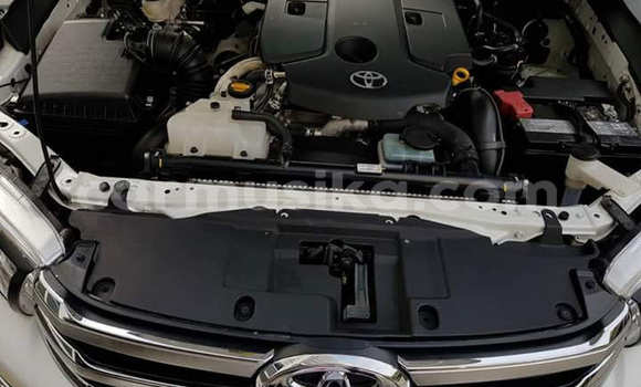 Buy Used Toyota Hilux White Car in Beitbridge in Matabeleland South Buy Used Toyota Hilux White Car in Beitbridge in Matabeleland South