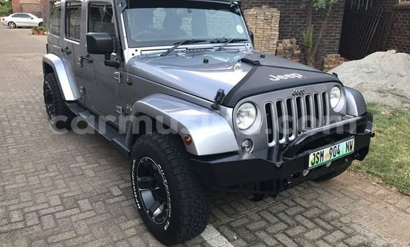 Nunua Ilio tumika Jeep Cherokee Fedha Gari ndani ya Beitbridge nchini Matabeleland Kusini