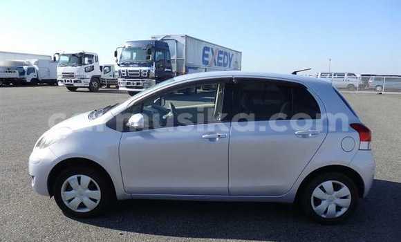 Acheter Occasion Voiture Toyota Vitz Gris à Beitbridge, Matabeleland South Acheter Occasion Voiture Toyota Vitz Gris à Beitbridge, Matabeleland South