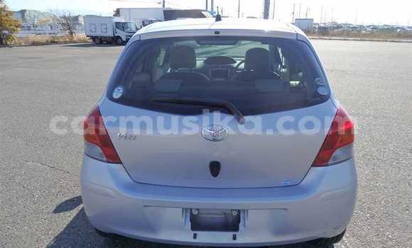 Acheter Occasion Voiture Toyota Vitz Gris à Beitbridge, Matabeleland South Acheter Occasion Voiture Toyota Vitz Gris à Beitbridge, Matabeleland South