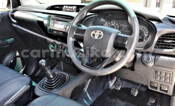 Acheter Occasion Voiture Toyota Hilux Blanc à Beitbridge, Matabeleland South Acheter Occasion Voiture Toyota Hilux Blanc à Beitbridge, Matabeleland South