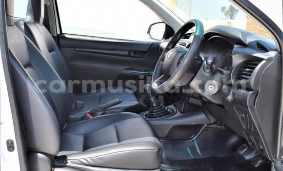 Acheter Occasion Voiture Toyota Hilux Blanc à Beitbridge, Matabeleland South Acheter Occasion Voiture Toyota Hilux Blanc à Beitbridge, Matabeleland South