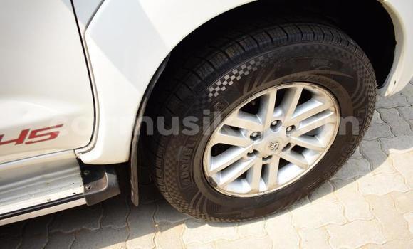 Buy Used Toyota Hilux White Car in Beitbridge in Matabeleland South Buy Used Toyota Hilux White Car in Beitbridge in Matabeleland South