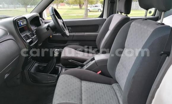 Nunua Ilio tumika Nissan Hardbody Nyeupe Gari ndani ya Beitbridge nchini Matabeleland Kusini Nunua Ilio tumika Nissan Hardbody Nyeupe Gari ndani ya Beitbridge nchini Matabeleland Kusini