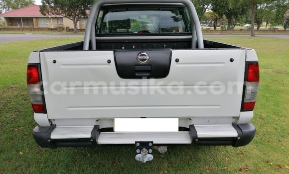 Nunua Ilio tumika Nissan Hardbody Nyeupe Gari ndani ya Beitbridge nchini Matabeleland Kusini Nunua Ilio tumika Nissan Hardbody Nyeupe Gari ndani ya Beitbridge nchini Matabeleland Kusini