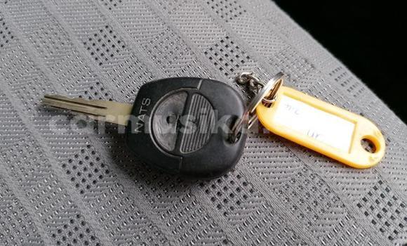 Nunua Ilio tumika Nissan Hardbody Nyeupe Gari ndani ya Beitbridge nchini Matabeleland Kusini Nunua Ilio tumika Nissan Hardbody Nyeupe Gari ndani ya Beitbridge nchini Matabeleland Kusini