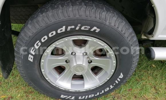 Nunua Ilio tumika Nissan Hardbody Nyeupe Gari ndani ya Beitbridge nchini Matabeleland Kusini Nunua Ilio tumika Nissan Hardbody Nyeupe Gari ndani ya Beitbridge nchini Matabeleland Kusini