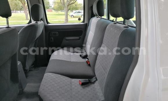 Nunua Ilio tumika Nissan Hardbody Nyeupe Gari ndani ya Beitbridge nchini Matabeleland Kusini Nunua Ilio tumika Nissan Hardbody Nyeupe Gari ndani ya Beitbridge nchini Matabeleland Kusini