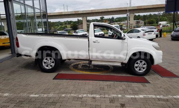 Acheter Occasion Voiture Toyota Hilux Blanc à Beitbridge, Matabeleland South Acheter Occasion Voiture Toyota Hilux Blanc à Beitbridge, Matabeleland South