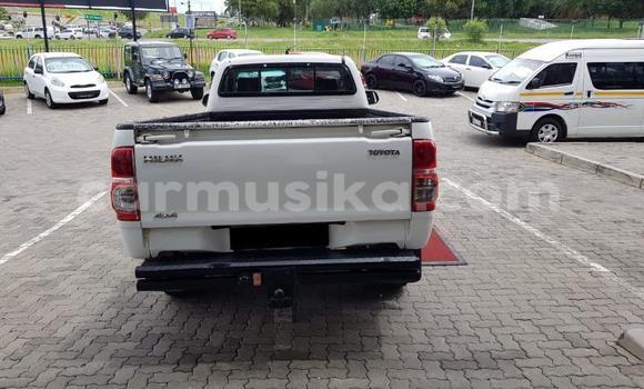 Acheter Occasion Voiture Toyota Hilux Blanc à Beitbridge, Matabeleland South Acheter Occasion Voiture Toyota Hilux Blanc à Beitbridge, Matabeleland South