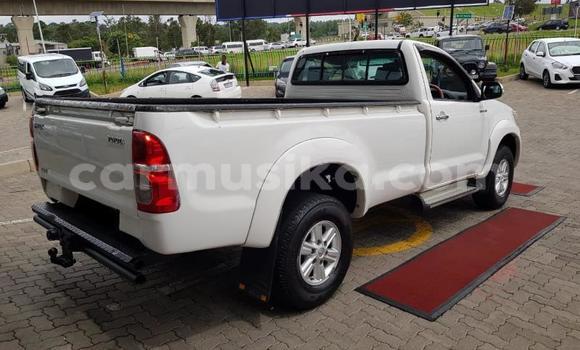 Acheter Occasion Voiture Toyota Hilux Blanc à Beitbridge, Matabeleland South Acheter Occasion Voiture Toyota Hilux Blanc à Beitbridge, Matabeleland South