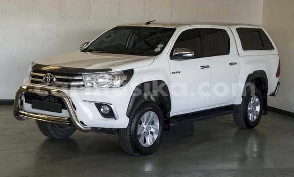 Nunua Ilio tumika Toyota Hilux Nyeupe Gari ndani ya Beitbridge nchini Matabeleland Kusini Nunua Ilio tumika Toyota Hilux Nyeupe Gari ndani ya Beitbridge nchini Matabeleland Kusini