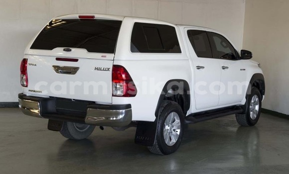 Nunua Ilio tumika Toyota Hilux Nyeupe Gari ndani ya Beitbridge nchini Matabeleland Kusini Nunua Ilio tumika Toyota Hilux Nyeupe Gari ndani ya Beitbridge nchini Matabeleland Kusini