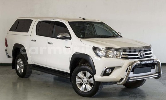 Nunua Ilio tumika Toyota Hilux Nyeupe Gari ndani ya Beitbridge nchini Matabeleland Kusini Nunua Ilio tumika Toyota Hilux Nyeupe Gari ndani ya Beitbridge nchini Matabeleland Kusini