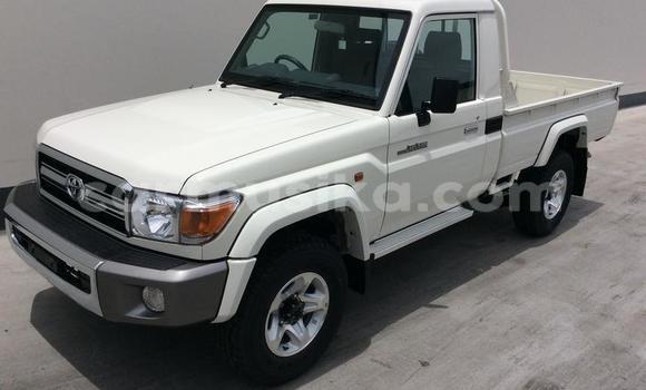 Nunua Ilio tumika Toyota Land Cruiser Nyeupe Gari ndani ya Beitbridge nchini Matabeleland Kusini
