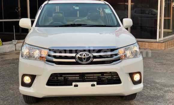 Tenga Tsaru Toyota Hiluxe Revo Chena Mota in Beitbridge in Matabeleland South Tenga Tsaru Toyota Hiluxe Revo Chena Mota in Beitbridge in Matabeleland South
