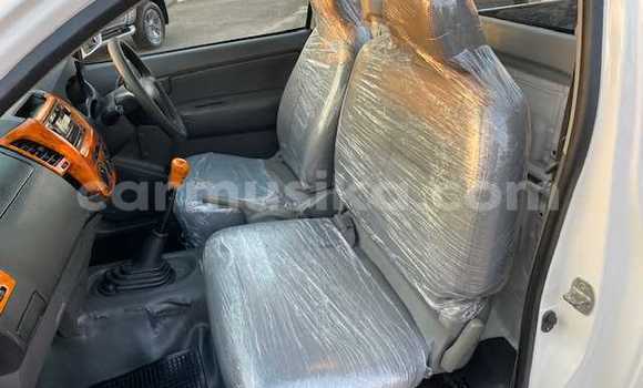Buy Used Toyota Hiluxe Revo White Car in Beitbridge in Matabeleland South Buy Used Toyota Hiluxe Revo White Car in Beitbridge in Matabeleland South