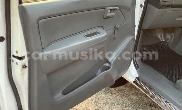 Buy Used Toyota Hiluxe Revo White Car in Beitbridge in Matabeleland South Buy Used Toyota Hiluxe Revo White Car in Beitbridge in Matabeleland South