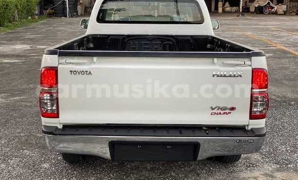 Buy Used Toyota Hiluxe Revo White Car in Beitbridge in Matabeleland South Buy Used Toyota Hiluxe Revo White Car in Beitbridge in Matabeleland South