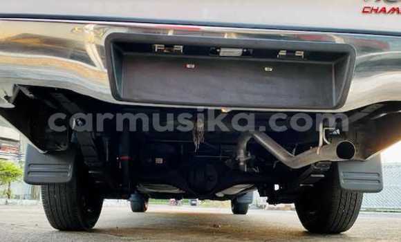 Buy Used Toyota Hiluxe Revo White Car in Beitbridge in Matabeleland South Buy Used Toyota Hiluxe Revo White Car in Beitbridge in Matabeleland South