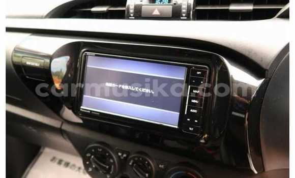 Nunua Ilio tumika Toyota Hilux Nyeusi Gari ndani ya Beitbridge nchini Matabeleland Kusini Nunua Ilio tumika Toyota Hilux Nyeusi Gari ndani ya Beitbridge nchini Matabeleland Kusini