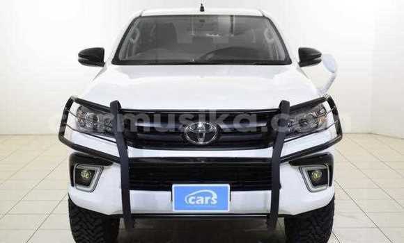 Buy Used Toyota Hilux White Car in Beitbridge in Matabeleland South Buy Used Toyota Hilux White Car in Beitbridge in Matabeleland South