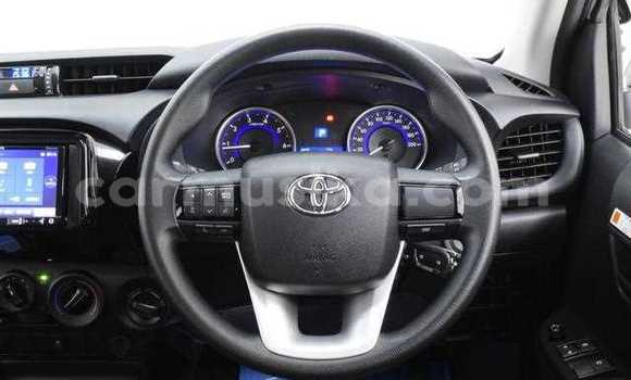 Buy Used Toyota Hilux White Car in Beitbridge in Matabeleland South Buy Used Toyota Hilux White Car in Beitbridge in Matabeleland South