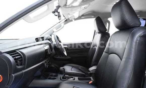 Buy Used Toyota Hilux White Car in Beitbridge in Matabeleland South Buy Used Toyota Hilux White Car in Beitbridge in Matabeleland South