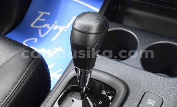 Buy Used Toyota Hilux White Car in Beitbridge in Matabeleland South Buy Used Toyota Hilux White Car in Beitbridge in Matabeleland South