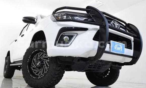 Buy Used Toyota Hilux White Car in Beitbridge in Matabeleland South Buy Used Toyota Hilux White Car in Beitbridge in Matabeleland South