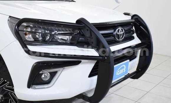 Buy Used Toyota Hilux White Car in Beitbridge in Matabeleland South Buy Used Toyota Hilux White Car in Beitbridge in Matabeleland South