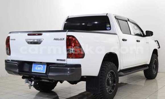 Buy Used Toyota Hilux White Car in Beitbridge in Matabeleland South Buy Used Toyota Hilux White Car in Beitbridge in Matabeleland South
