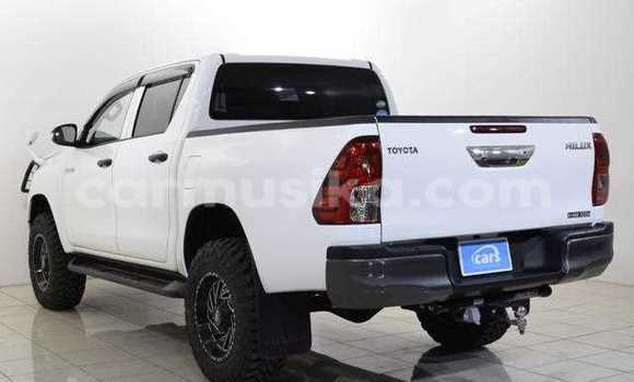 Buy Used Toyota Hilux White Car in Beitbridge in Matabeleland South Buy Used Toyota Hilux White Car in Beitbridge in Matabeleland South