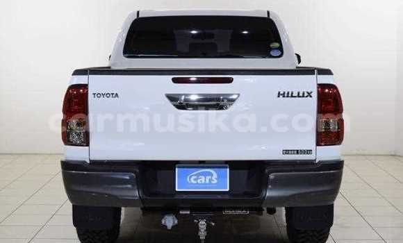 Buy Used Toyota Hilux White Car in Beitbridge in Matabeleland South Buy Used Toyota Hilux White Car in Beitbridge in Matabeleland South