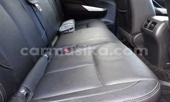 Nunua Ilio tumika Nissan Navara Nyekundu Gari ndani ya Beitbridge nchini Matabeleland Kusini Nunua Ilio tumika Nissan Navara Nyekundu Gari ndani ya Beitbridge nchini Matabeleland Kusini