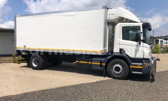 Acheter Occasion Utilitaire Scania R420 Blanc à Beitbridge, Matabeleland South Acheter Occasion Utilitaire Scania R420 Blanc à Beitbridge, Matabeleland South