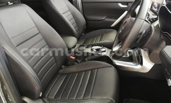 Tenga Tsaru Mercedes‒Benz X-klasse Concept Tsvuku Mota in Beitbridge in Matabeleland South Tenga Tsaru Mercedes‒Benz X-klasse Concept Tsvuku Mota in Beitbridge in Matabeleland South