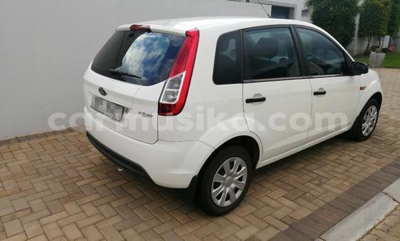 Nunua Ilio tumika Ford Fiesta Nyeupe Gari ndani ya Beitbridge nchini Matabeleland Kusini Nunua Ilio tumika Ford Fiesta Nyeupe Gari ndani ya Beitbridge nchini Matabeleland Kusini