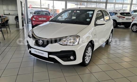 Buy Used Toyota Etios White Car in Beitbridge in Matabeleland South