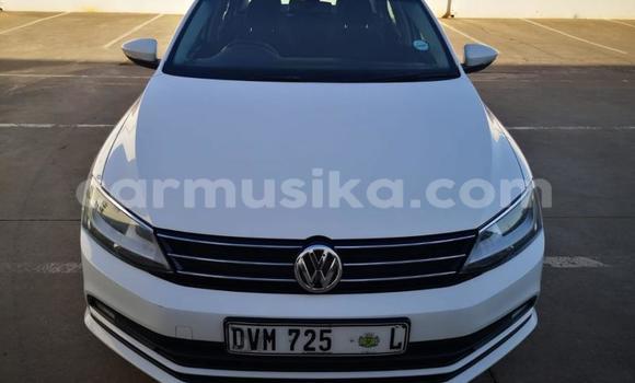 Buy Used Volkswagen Jetta White Car in Beitbridge in Matabeleland South