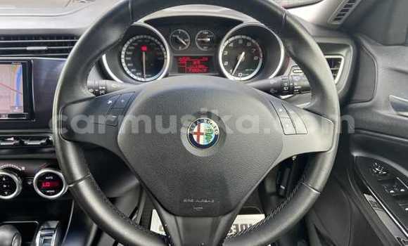 Nunua Ilio tumika Alfa Romeo Giulietta Nyekundu Gari ndani ya Beitbridge nchini Matabeleland Kusini Nunua Ilio tumika Alfa Romeo Giulietta Nyekundu Gari ndani ya Beitbridge nchini Matabeleland Kusini